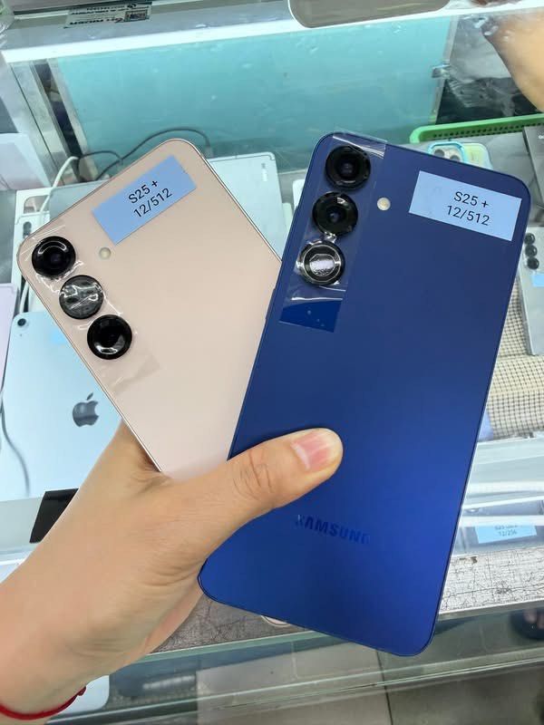 Samsung S25 Plus 512, FU, 95% smooth (Category: Android Others) located in San Juan City. Submitted by angelwinks8 (Listing ID 1445153683, Image 1). Description: Samsung S25 Plus 512, FU, 95% smooth .