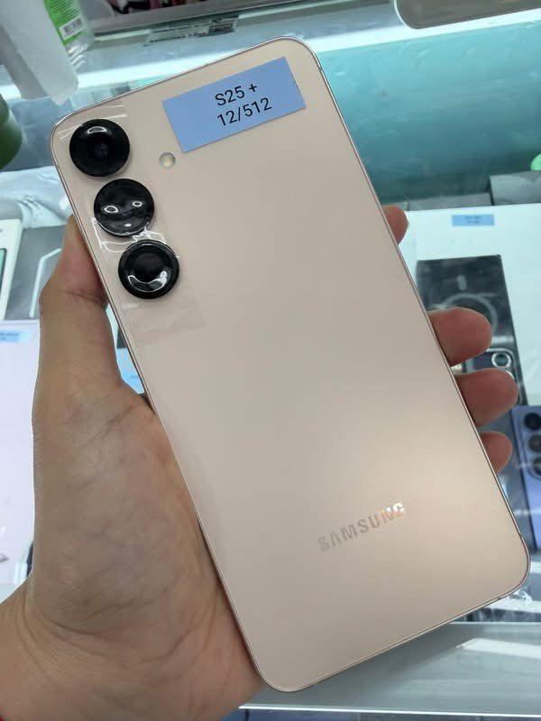 Samsung S25 Plus 512, FU, 95% smooth (Category: Android Others) located in San Juan City. Submitted by angelwinks8 (Listing ID 1445153683, Image 2). Description: Samsung S25 Plus 512, FU, 95% smooth .