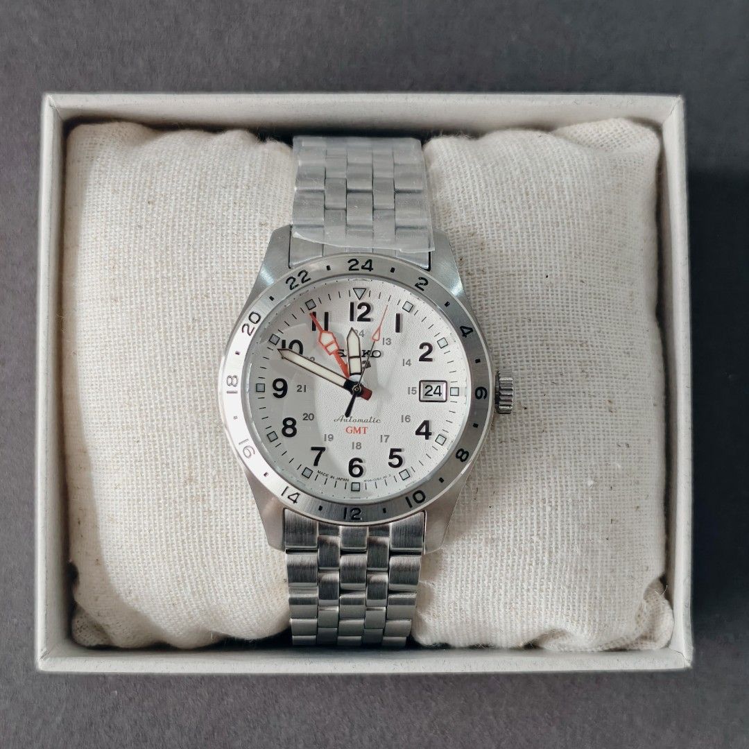 Seiko SBSC009 White Explorer (Japan) (Category: Men's Watches) located in San Juan City. Submitted by ithandtechhub (Listing ID 1445320253, Image 1). Description: Case diameter: 39.4mm Complete Inclusion AD Stamped 3 Years Warranty Pickup/Walk-in: Greenhills | Cainta Meet-up around Metro Manila Money-back guarantee if fake.