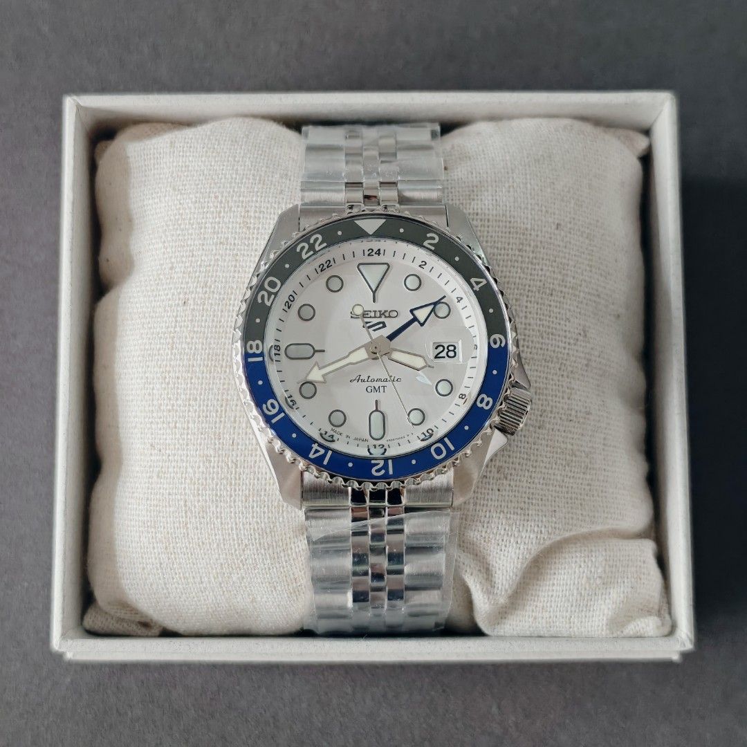 Seiko SBSC017 White Batman (Japan) (Category: Men's Watches) located in San Juan City. Submitted by ithandtechhub (Listing ID 1445319745, Image 1). Description: Case diameter: 42.5mm Complete Inclusion AD Stamped 3 Years Warranty Pickup/Walk-in: Greenhills | Cainta Meet-up around Metro Manila Money-back guarantee if fake.