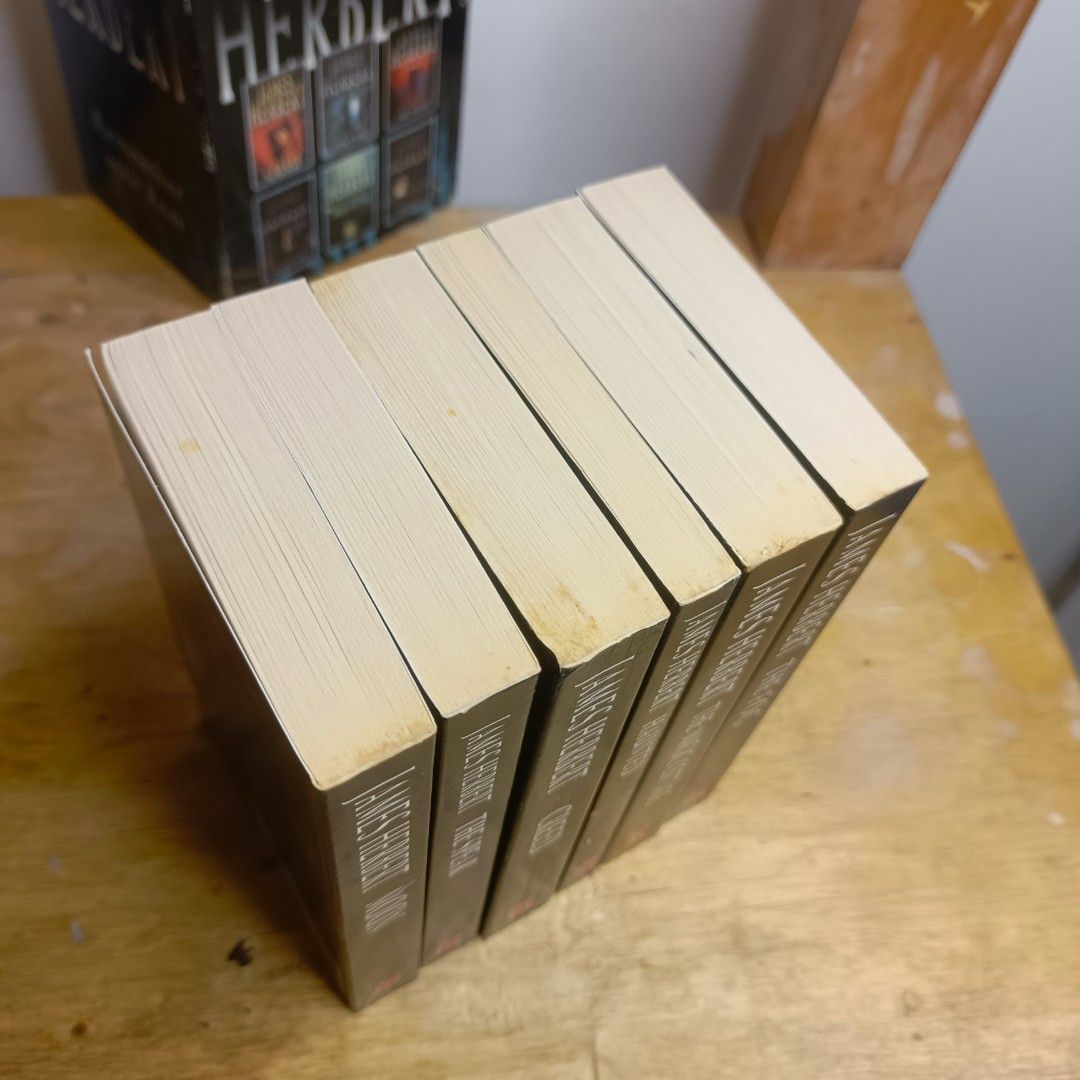 [Set] James Herbert Horror Novels Collection - 6 Books (Category: Storybooks) located in Manila. Submitted by shelfenjoyment (Listing ID 1445357645, Image 2). Description: Selling a collection of 6 James Herbert horror novels. Titles include The Speak, Moon, Creed, Haunted, The Fog, and The Magic Cottage. Some yellowing on the page edges from storage. Great for fans of the author or horror enthusiasts..