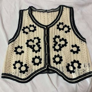 (Category: ) located in . Submitted by kkiecloset (Listing ID 1445404510, Image 1). Description: .