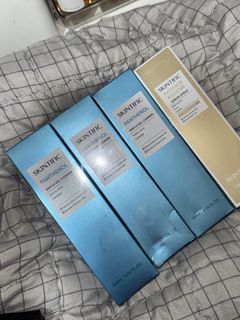 (Category: ) located in . Submitted by fragranceobsession (Listing ID 1445315856, Image 1). Description: .