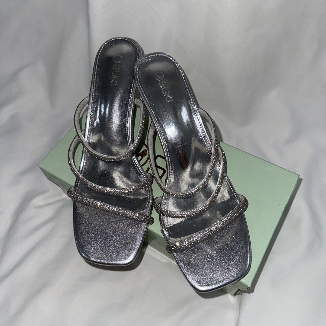 Suki Heels (Category: Heels) located in Santa Rosa. Submitted by araaala (Listing ID 1445286121, Image 3). Description: Size 41 Used, bought in 2026 in SM Department Store in MOA. Good condition with normal signs of use on soles. Comes with original box. RFS: Decluttering..