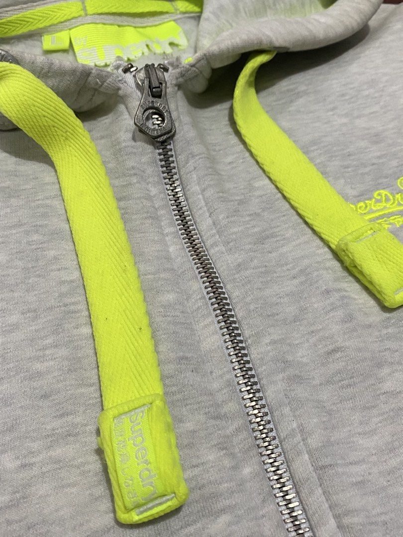 Superdry hoodie (Category: Coats, Jackets and Outerwear) located in Manila. Submitted by ajexclusive (Listing ID 1445384216, Image 3). Description: +sf issue : dirts and stain, nakatambak nalang kasi .