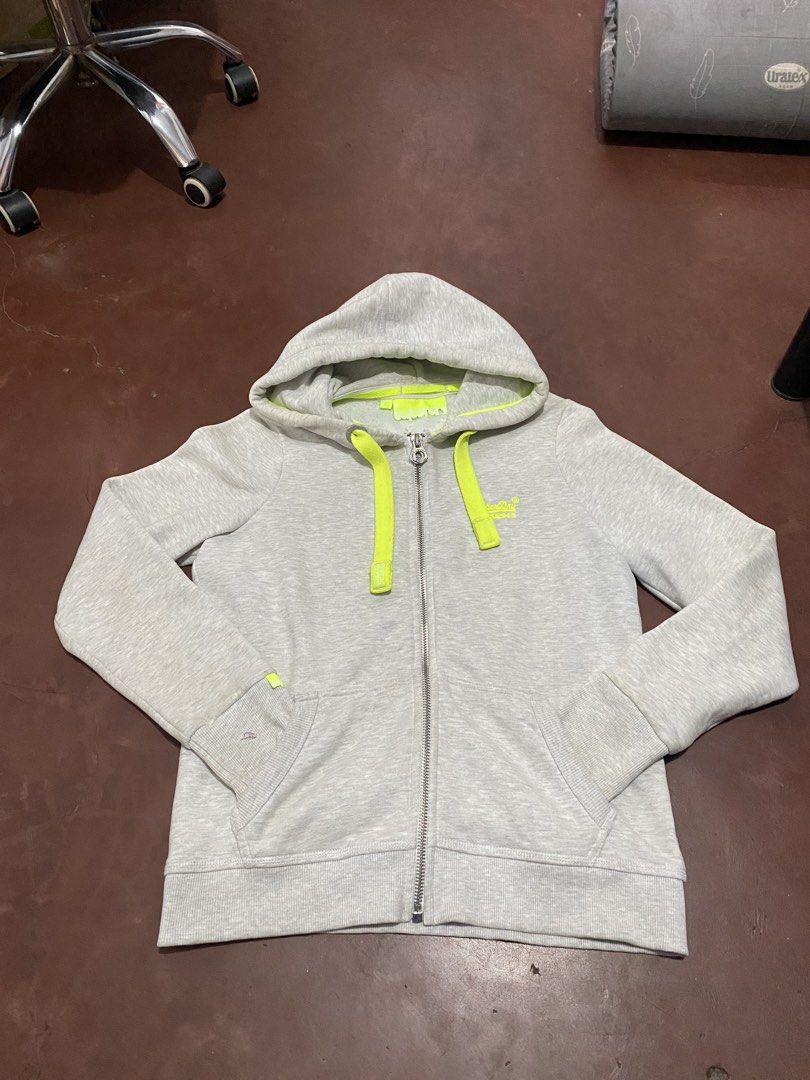 Superdry hoodie (Category: Coats, Jackets and Outerwear) located in Manila. Submitted by ajexclusive (Listing ID 1445384216, Image 1). Description: +sf issue : dirts and stain, nakatambak nalang kasi .