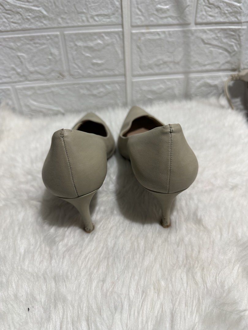 Tory Burch (Category: Sneakers & Footwear) located in Davao. Submitted by blessed6 (Listing ID 1445371864, Image 3). Description: .