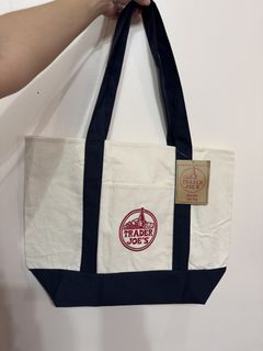 (Category: ) located in . Submitted by secondhandmanila (Listing ID 1445277784, Image 1). Description: .