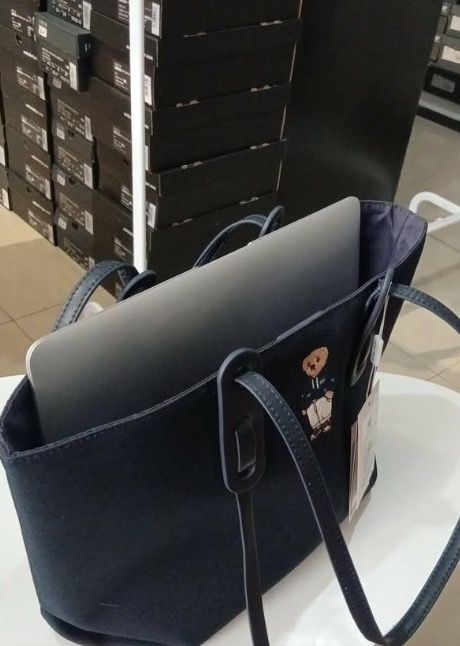 TTWN & Bear Tote Bag (Category: Luxury Bags & Wallets) located in Caloocan City. Submitted by hermes_evangelista (Listing ID 1445285506, Image 2). Description: Tote Bag Twin Bear🧸 Can fit 13inches laptop .