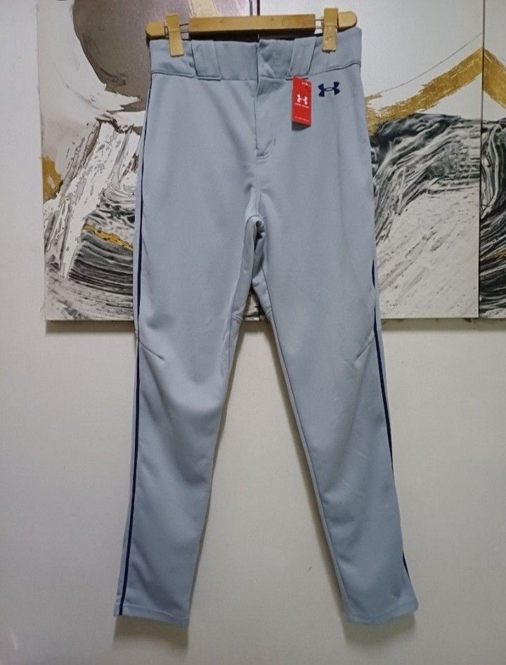 Under Armour Baseball Pants Grey with Navy Stripe (Category: Trousers) located in Manila. Submitted by coolriver.2ce20b (Listing ID 1445309104, Image 2). Description: We do shipping nation wide I'm also open for video call so that you can see the item you 're interested to buy. Courier, DHL, JNT, LBC Mode of payment, Paypal, Gcash Location: Asia, Phillipines Pampanga City Take note that I allways double check before shipping may order I don't wan