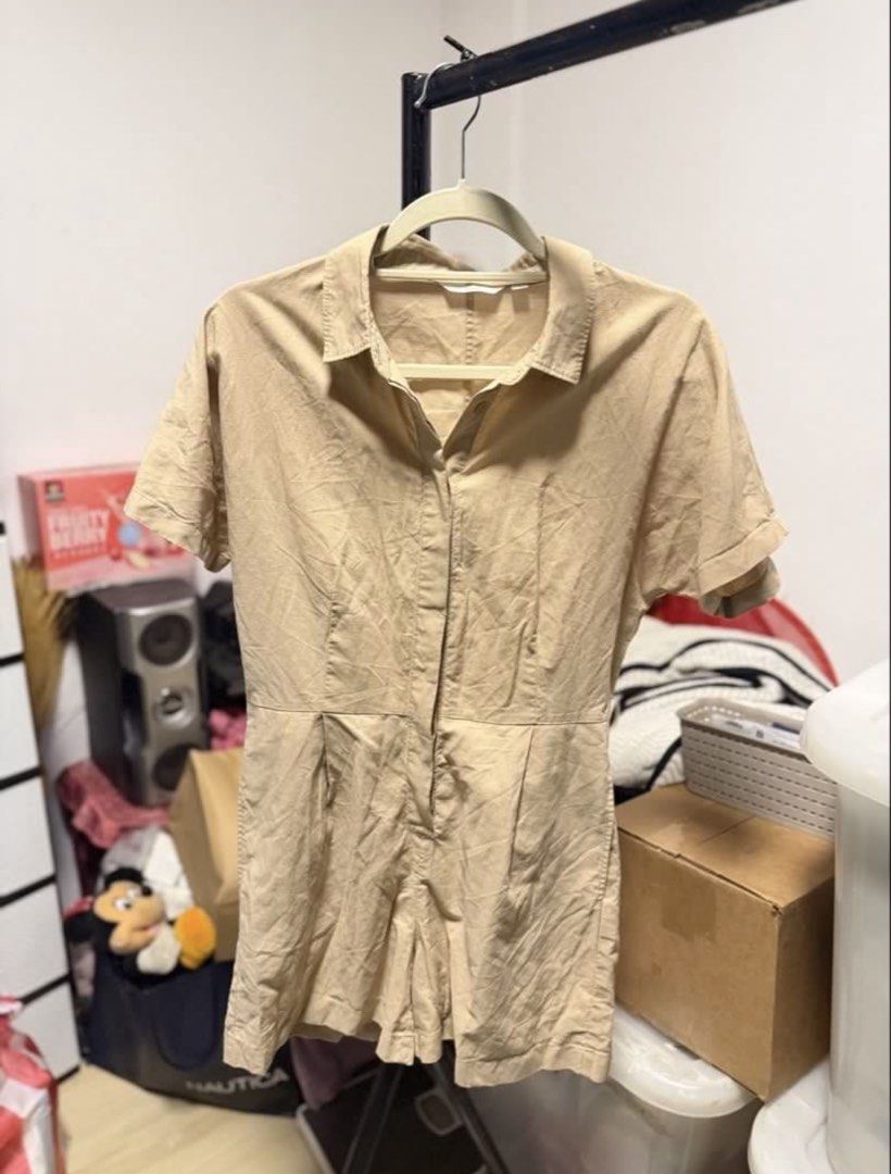 Uniqlo linen jumpsuit (Category: Rompers) located in Quezon City. Submitted by g00d.fits (Listing ID 1445361981, Image 2). Description: Never worn Rfs: decluttering.
