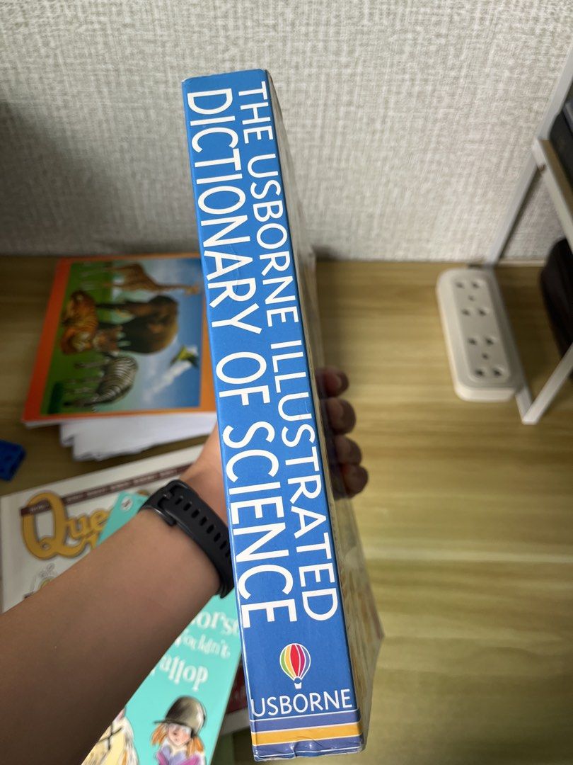 Usborne Illustrated Dictionary Science (Category: Children's Books) located in Quezon City. Submitted by chay003 (Listing ID 1445241225, Image 3). Description: decluttering.