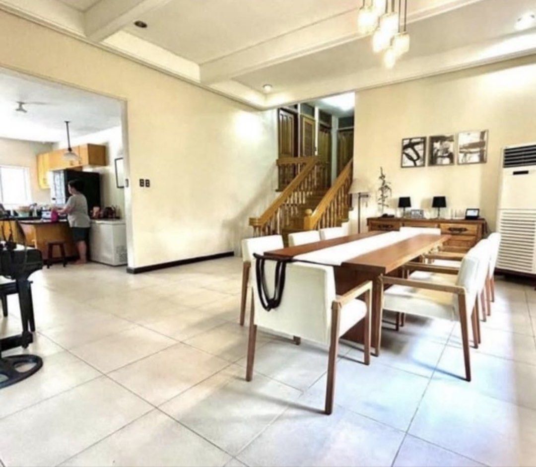 Valle Verde 2 House for sale (Category: House & Lot) located in Taguig. Submitted by brokerhanstaneo_09178038728 (Listing ID 1445256087, Image 1). Description: Valle Verde 2 Lot area: 425 sqm FA: 360 sqm 5 br, 3 t&b, powder room, maidsroom & driver's quarter, 4 car garage P139M With tenant until Feb 2028 Income: P165k per month .