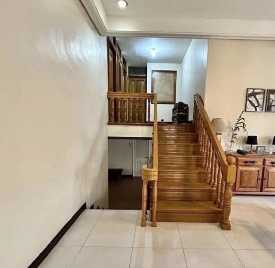 Valle Verde 2 House for sale (Category: House & Lot) located in Taguig. Submitted by brokerhanstaneo_09178038728 (Listing ID 1445256087, Image 2). Description: Valle Verde 2 Lot area: 425 sqm FA: 360 sqm 5 br, 3 t&b, powder room, maidsroom & driver's quarter, 4 car garage P139M With tenant until Feb 2028 Income: P165k per month .