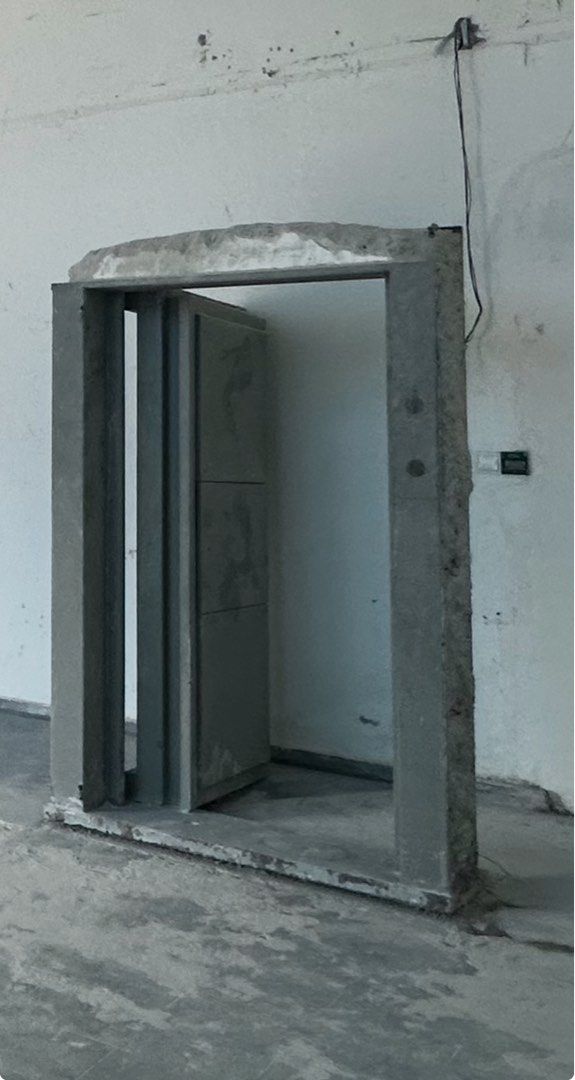 Vault Door | Strong Room | Backroom Door (Category: Safe) located in Siliau. Submitted by kwokyew97 (Listing ID 1445307971, Image 3). Description: Used 2-3 years only, likely used condition, Own transport .