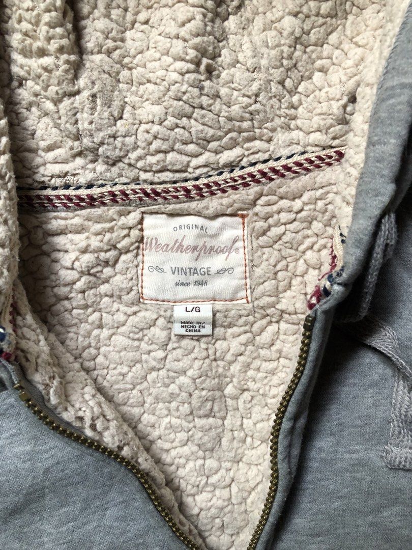 Vintage 48 gray hoodie (Category: Coats, Jackets and Outerwear) located in Balayan. Submitted by miggs005 (Listing ID 1445392804, Image 2). Description: dimes: 24x27.5 sherpa lined good condi need wash +sf.