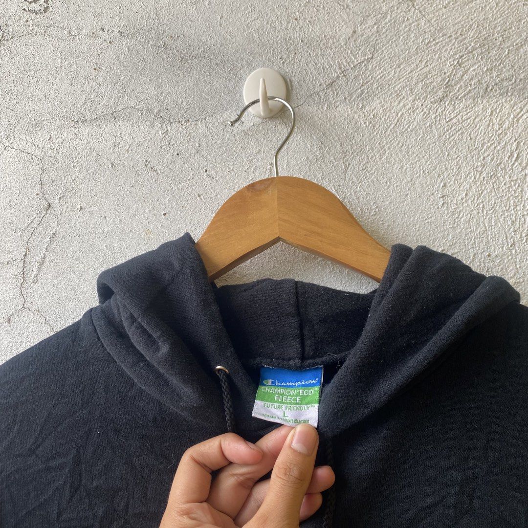 Vintage 90s Champion Boxy Type University Tee (Category: Hoodies) located in Cebu City. Submitted by laughthrift.ph (Listing ID 1445302886, Image 3). Description: * L on tag * (26) L x (23) W * Excellent condition * 9/10 Color rate * cracked prints ₱650 + shipping fee.