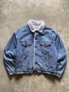 (Category: ) located in . Submitted by ridgeridethrift (Listing ID 1445385761, Image 1). Description: .