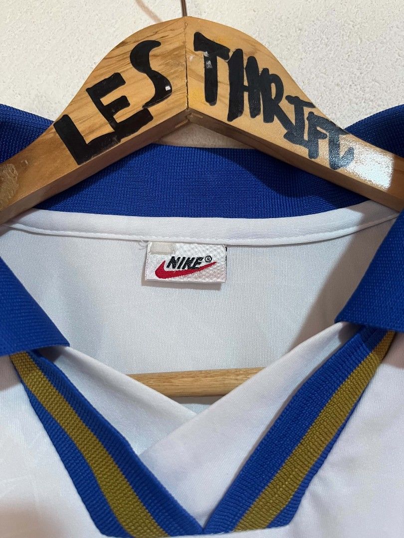 Vintage Nike Jersey (Category: Announcements) located in Cebu City. Submitted by lesthrift (Listing ID 1445321753, Image 2). Description: width 21 length 28.5 exellent Condition.