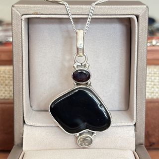(Category: ) located in . Submitted by amidalajewelryandartifacts (Listing ID 1445324598, Image 1). Description: .
