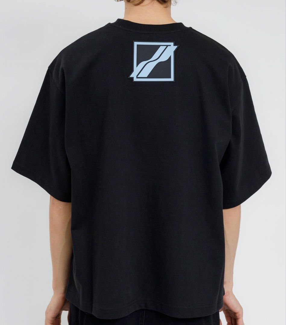 WE11DONE BACK LOGO HEAVY CLOTH OVERSIZED TSHIRT (Category: Formal Shirts) located in Makati City. Submitted by jnc__apparel (Listing ID 1445239894, Image 1). Description: 🏷️ WE11D0NE BACK LOGO HEAVY CLOTH OVERSIZED TSHIRT 📌 Dimes: 26.5L x 25W 📌 Size: Large for men 📌 Condition: Like new 📌 Color rate: 10/10 📌 Issue: None ✅ Washed and ready to wear.