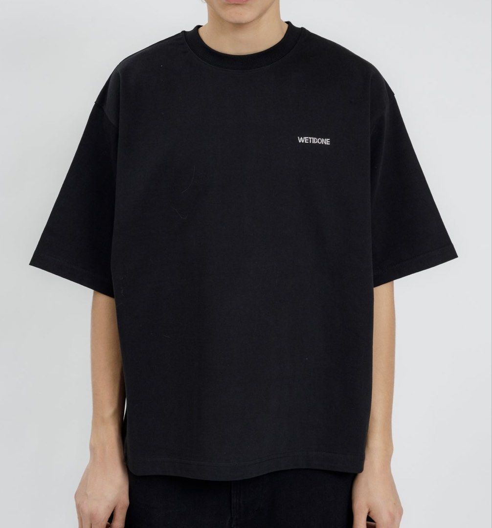 WE11DONE BACK LOGO HEAVY CLOTH OVERSIZED TSHIRT (Category: Formal Shirts) located in Makati City. Submitted by jnc__apparel (Listing ID 1445239894, Image 3). Description: 🏷️ WE11D0NE BACK LOGO HEAVY CLOTH OVERSIZED TSHIRT 📌 Dimes: 26.5L x 25W 📌 Size: Large for men 📌 Condition: Like new 📌 Color rate: 10/10 📌 Issue: None ✅ Washed and ready to wear.