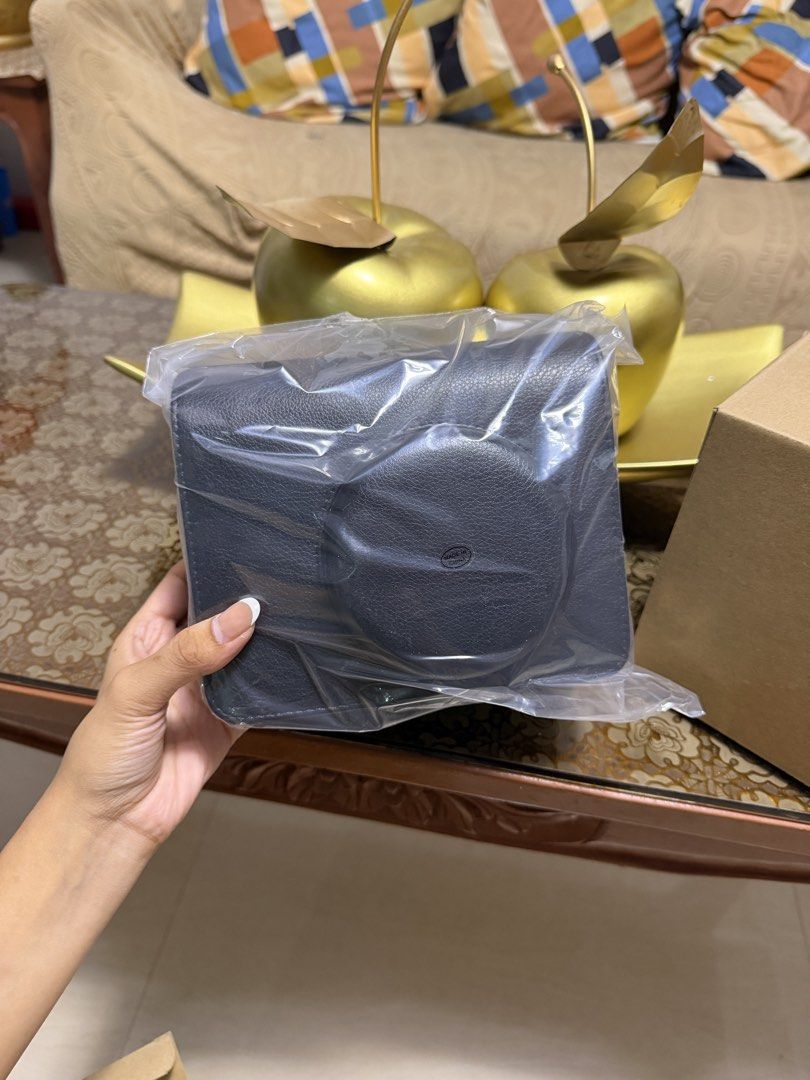 wide 400 camera bag (Category: Camera Bags & Carriers) located in Malolos. Submitted by sshoooo (Listing ID 1445305056, Image 3). Description: .