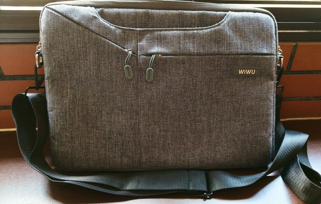 WIWU Grey Laptop Bag with Shoulder Strap489312770128629760