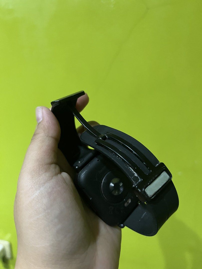 Xiaomi redmi smart watch active 5 (Category: Wearables & Smart Watches) located in Cebu City. Submitted by tsloved (Listing ID 1445391380, Image 3). Description: - Sleek black smartwatch with a modern square face. - Convenient side button for easy navigation. - Secure foldable clasp strap. - Shows minor signs of wear on the clasp, but fully functional. - Great value for a working smartwatch! - 2 month old - RFS upgrade.