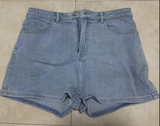 (Category: ) located in . Submitted by glowyskinco (Listing ID 1445314546, Image 1). Description: .