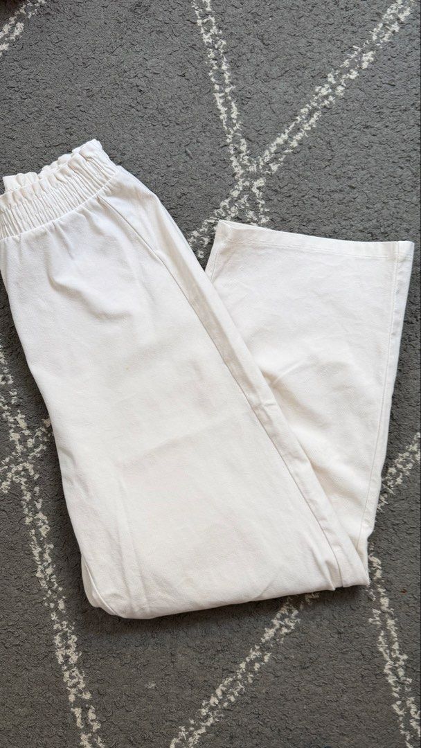 Zara 13/14 yrs old (Category: Babies & Kids Fashion) located in Dasmarinas. Submitted by preloved_brandedbackup (Listing ID 1445254188, Image 2). Description: Like new Beige Swipe for size on tag.