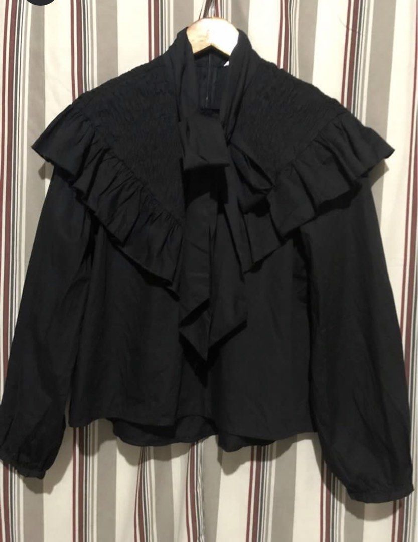 ZARA AUTHENTIC Bow Tie Ruffled Smocked Top XS-S (Category: Blouses) located in Calapan. Submitted by shakalak2 (Listing ID 1445266085, Image 3). Description: Tag XS Best fit XS-S.