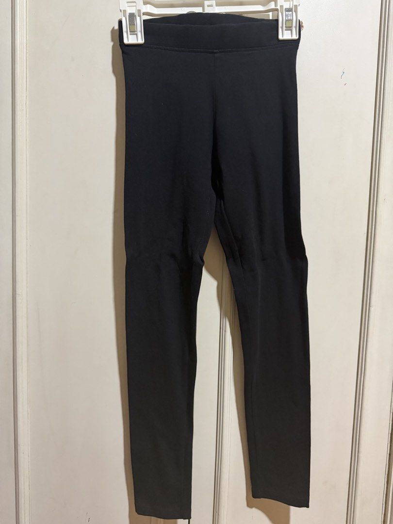 Zara Black Leggings Size 8 CM 128 (Category: Babies & Kids Fashion) located in Quezon City. Submitted by dianiza (Listing ID 1445353844, Image 1). Description: - Zara Black Leggings - Size: 8 (CM 128) - Material: Comfortable and stretchy - Perfect for everyday wear, casual outings, and playtime - Easy to pair with any top.