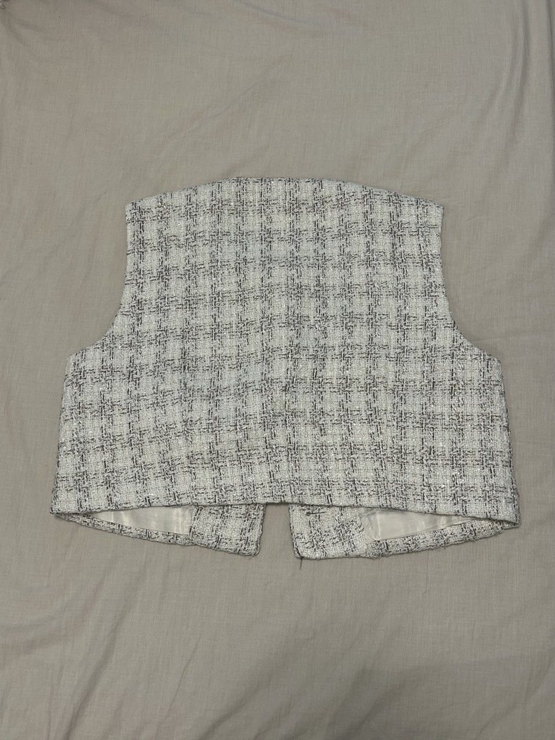 Zara Tweed Cropped Vest (Category: Others Tops) located in San Juan City. Submitted by katrina.dcltr (Listing ID 1445305395, Image 3). Description: - Bought in 2024 - Only worn once - In pristine condition - RFS: Not my style/I do not wear it.