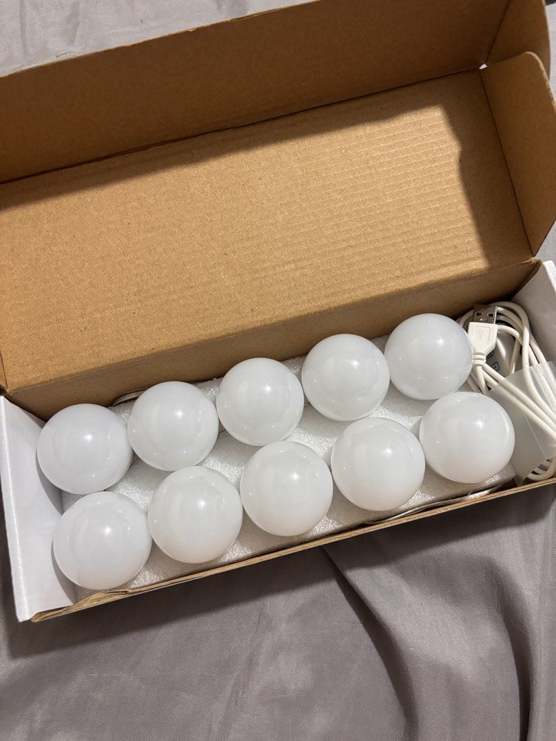 10 LED Makeup Mirror Lights Vanity Bulb Kit USB Powered (Category: Makeup) located in Manila. Submitted by margarital17893 (Listing ID 1445593129, Image 2). Description: - 10 LED bulbs for vanity mirror - USB powered for easy plug-in - Brightens your makeup space - Ideal for getting ready - Comes in original box .