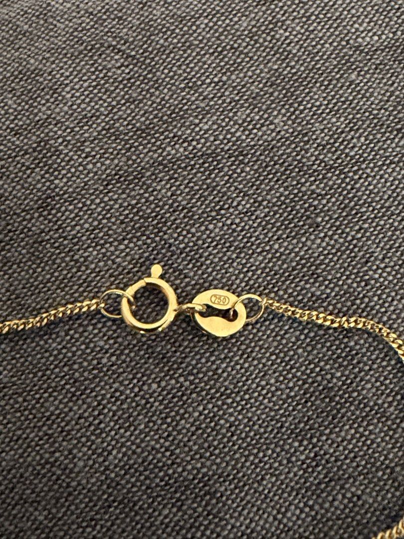 18k gold round diamond bezel necklace (Category: Necklaces) located in Marikina City. Submitted by eggugu (Listing ID 1445467210, Image 3). Description: Bought for around 7k .15ct diamond (as far as I know it's VS/SI, J-K color) Chain was repaired once (see 2nd to the last photo).