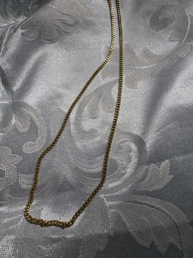 24 inches Gold Chain Necklace (Category: Necklaces) located in Angono. Submitted by gnnkl (Listing ID 1445505813, Image 1). Description: - Classic curb link gold chain necklace - Secure clasp closure - 24 inches long - Lightweight and comfortable for everyday wear - Ideal for layering with other jewelry Note: not real gold po.