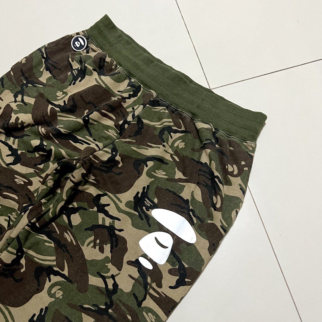 AAPE BY A BATHING APE CAMOUFLAGE PANTS (Category: Joggers) located in Pasig City. Submitted by mr.mabisa (Listing ID 1445505811, Image 3). Description: AAPE BY A BATHING APE CAMOUFLAGE PANTS.