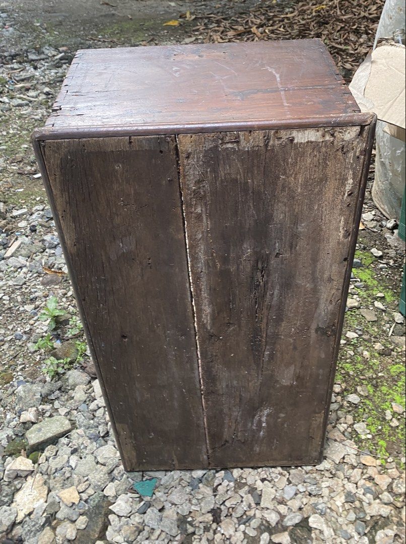 Antique Vintage Heavy Baul (Category: Other Home Furniture) located in Paranaque City. Submitted by evo_s (Listing ID 1445603303, Image 3). Description: Vintage Baul For pick up at: Christine Village, dela Paz Pasig or BF Northwest, BF Homes Paranaque.