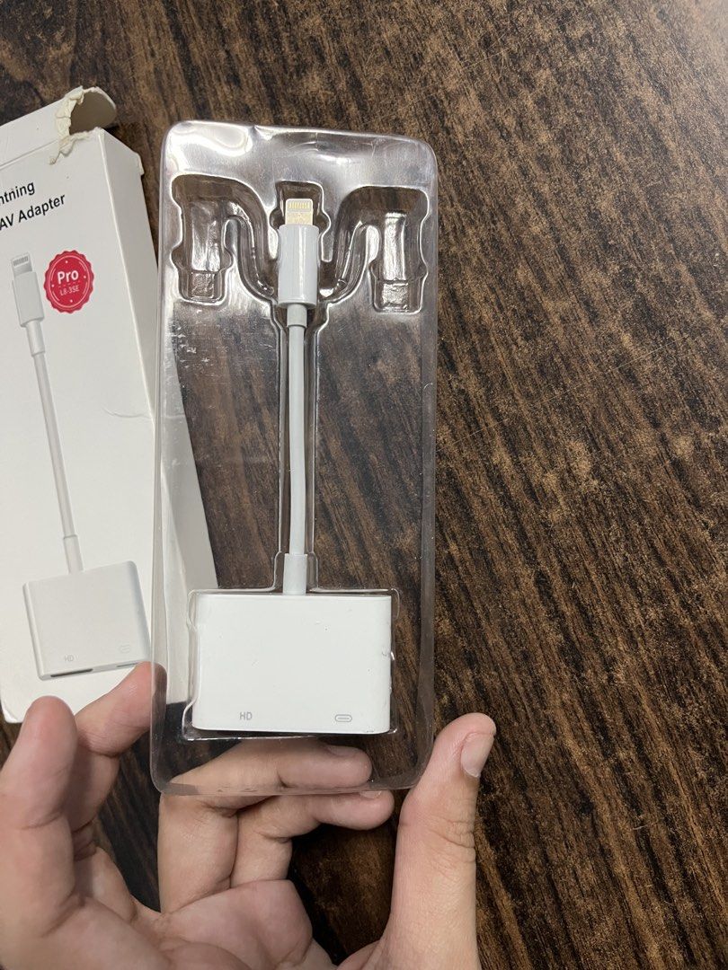 Apple hdmi Adapter (Category: Chargers & Cables) located in Valenzuela. Submitted by musearchive (Listing ID 1445595908, Image 3). Description: Hindi gaano nagamit Gumagana pati sa ipad No issue Gcash Jnt or lalamove.