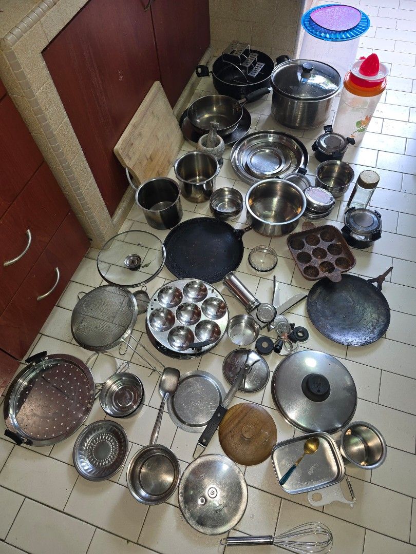 Assorted Stainless Steel Kitchen Utensils and Cookware490410151668633600