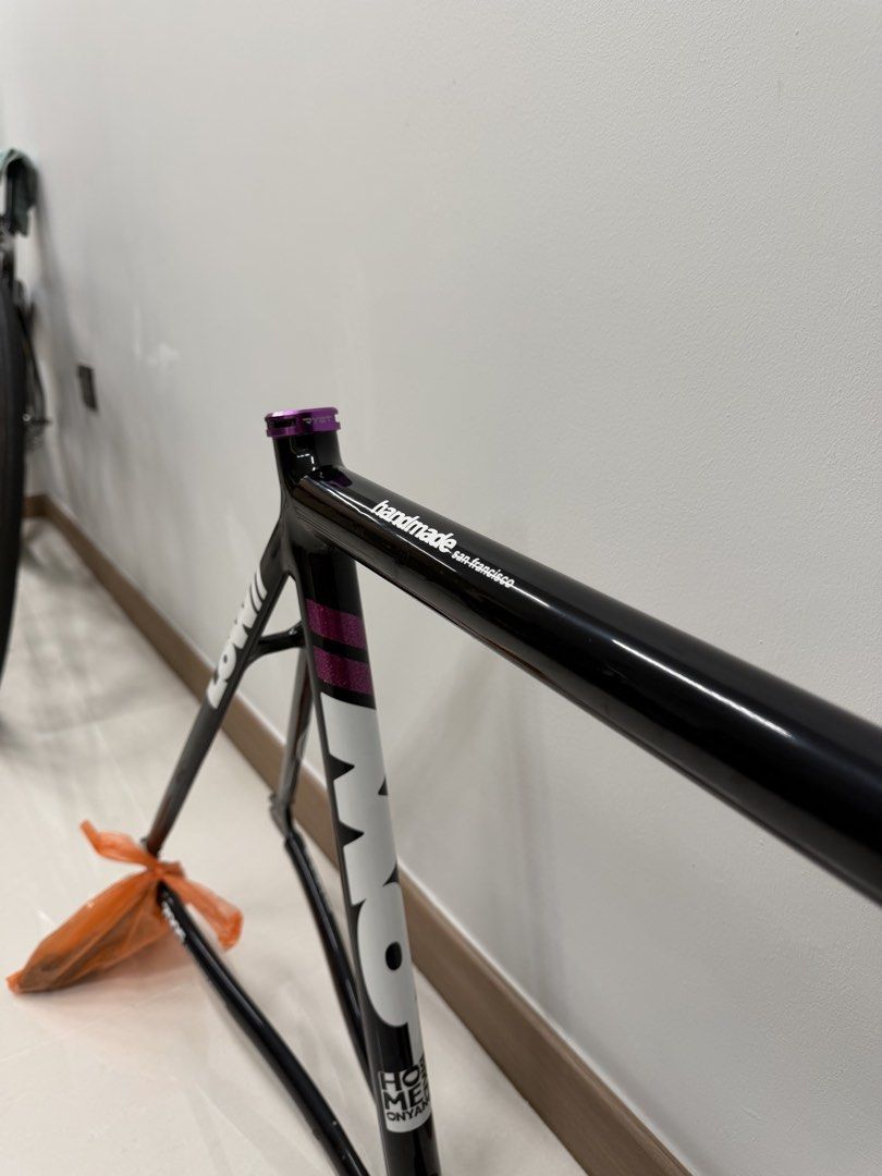 Authentic Low // Track STD Frameset (Category: Bicycles) located in Singapore. Submitted by johnporky_ (Listing ID 1445485790, Image 3). Description: WTT / WTS Low // Track STD 100% Authentic Size M, No Dent / Crack Authentic Enve 2.0 Road Fork Phil Wood Headset PM for more Pic,info or if interested ! .