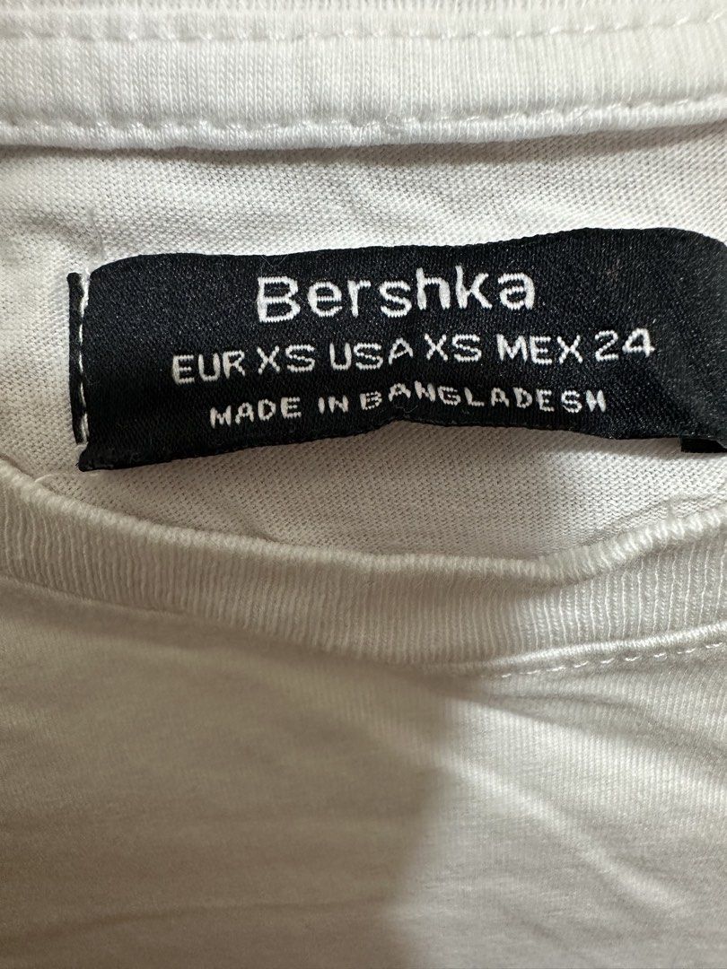 Bershka White T-shirt (Category: Shirts) located in San Juan City. Submitted by nanahachis (Listing ID 1445512134, Image 3). Description: previous owner’s measurements ♡ bust: 34 in waist: 27 in hip: 33 in feel free to send a message for more details / photos location: san juan city, metro manila mop: gcash mod: jnt or sdd shipping usually every wed & fri or when i have free time ! will let you know in advance ^___^ .