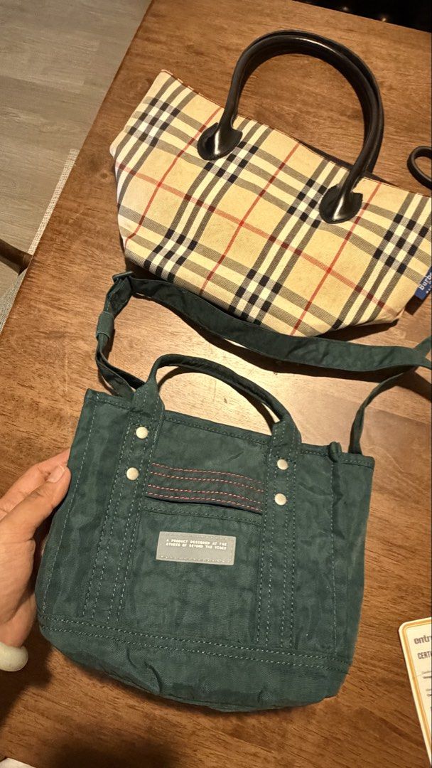 Beyond the vines crunch carry all forest green (Category: Luxury Bags & Wallets) located in Mandaluyong City. Submitted by tidyingupnow (Listing ID 1445477455, Image 1). Description: Beyond the vines Crunch carry all Forest green.