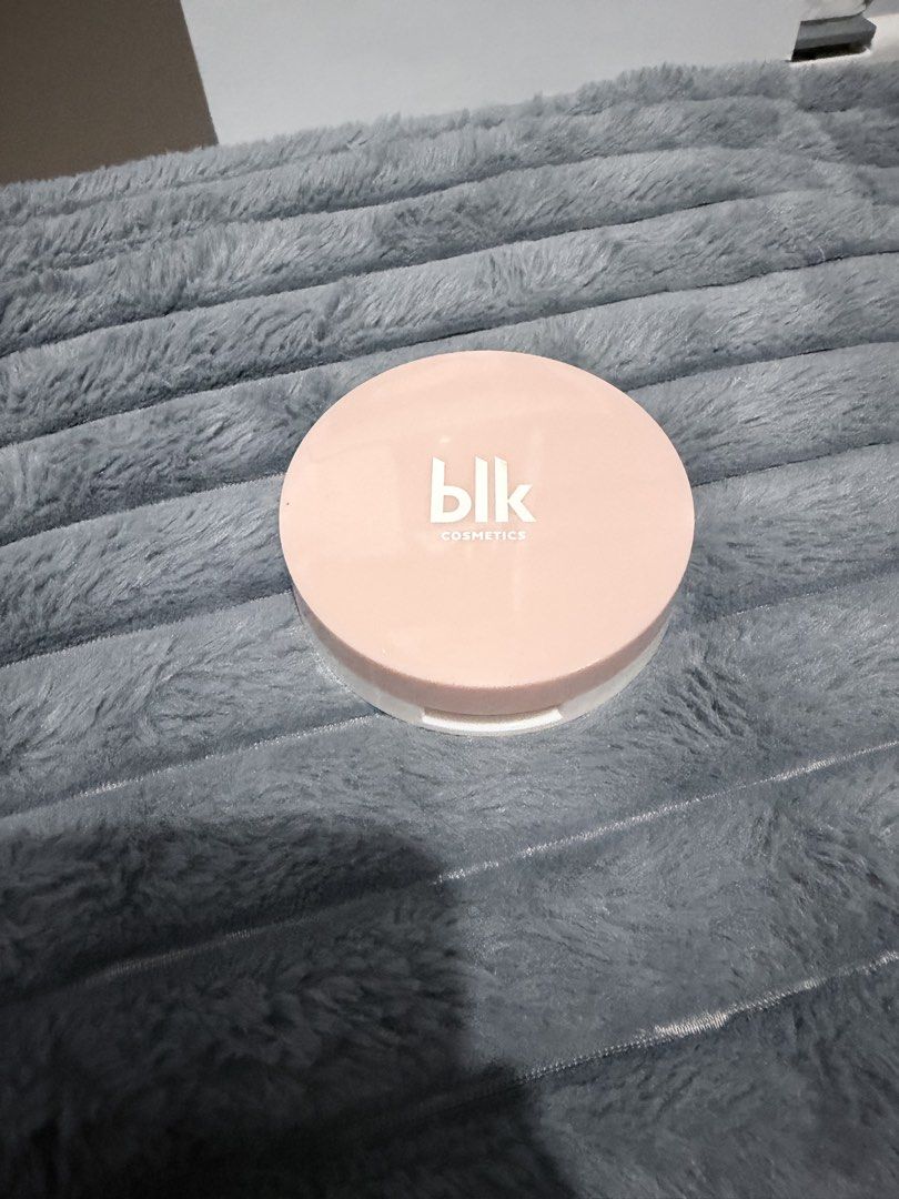 blk cosmetics Airy Matte Perfecting Foundation Vanilla - Oat (Category: Makeup) located in Manila. Submitted by prelovedbygayle (Listing ID 1445587724, Image 1). Description: - blk cosmetics Airy Matte Perfecting Foundation - Shade: Vanilla - Oat - Type: Pressed Powder Foundation - Finish: Matte - Features: Built-in mirror - Net Weight: 19g - Made in the Philippines.
