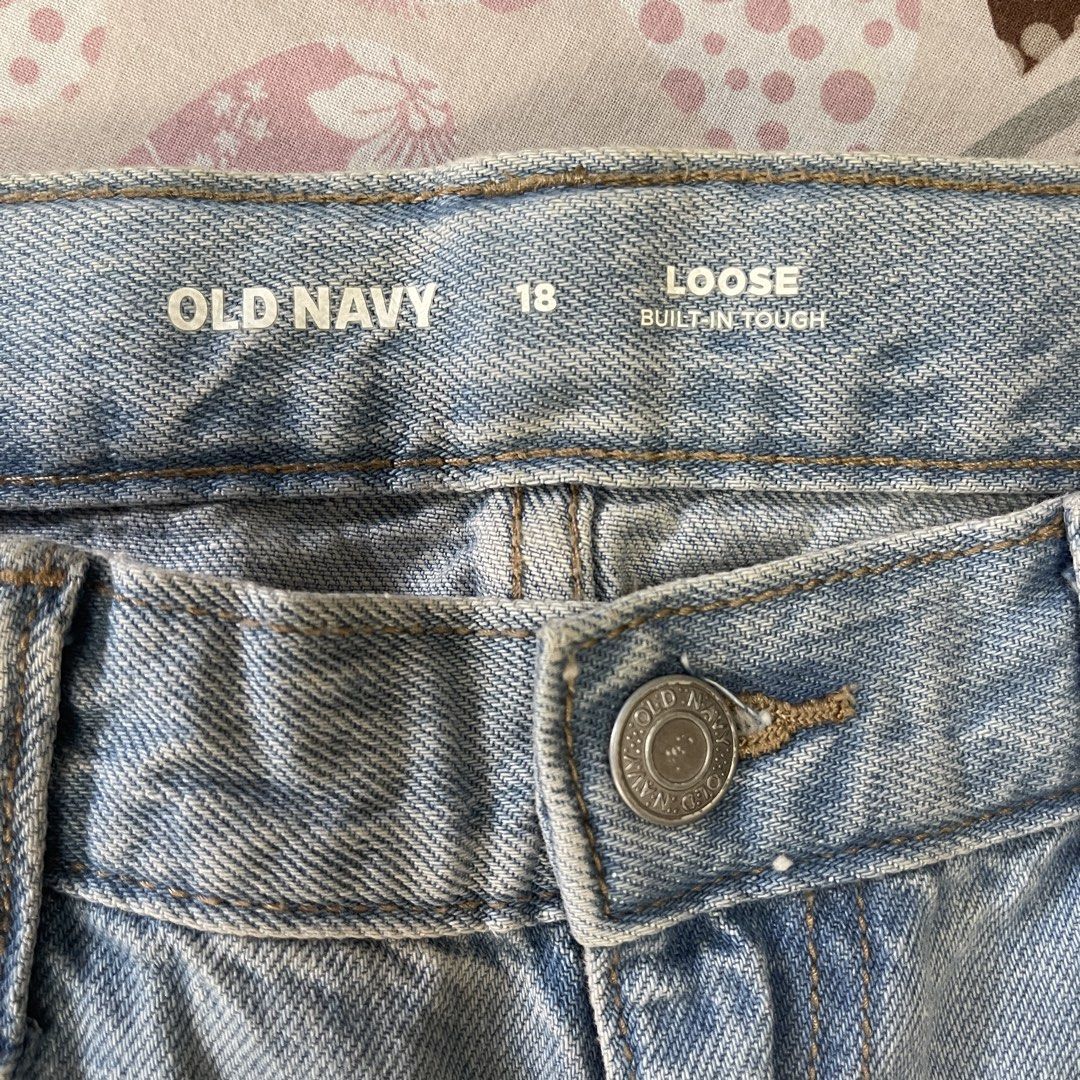 BRAND NEW Old Navy Loose Denim Jeans (Category: Jeans) located in Manila. Submitted by radvelarde (Listing ID 1445470021, Image 2). Description: - SIZE 18 L 40 in - No issues - Imported from the US - RFS decluttering + need funds DELIVERY: Lalamove / J&T - fee to be shouldered by buyer MOP: GCash / COD DM for more inquiries.