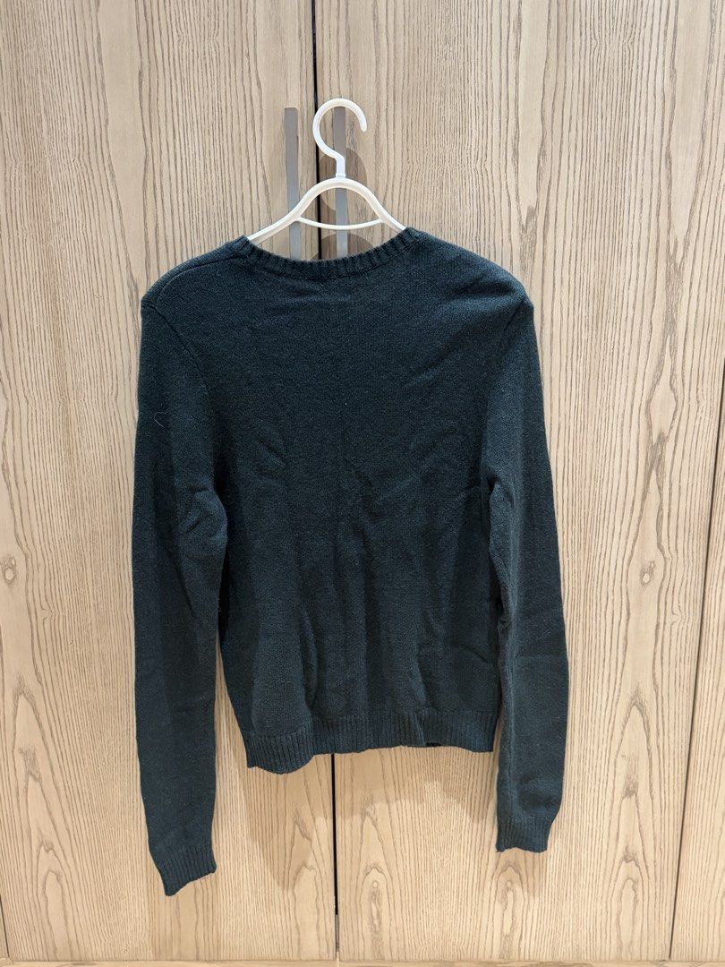 [Brandy Melville] Dark Green Button Up Cardigan (Category: Coats, Jackets and Outerwear) located in Angeles City. Submitted by courtney.d (Listing ID 1445536236, Image 2). Description: .