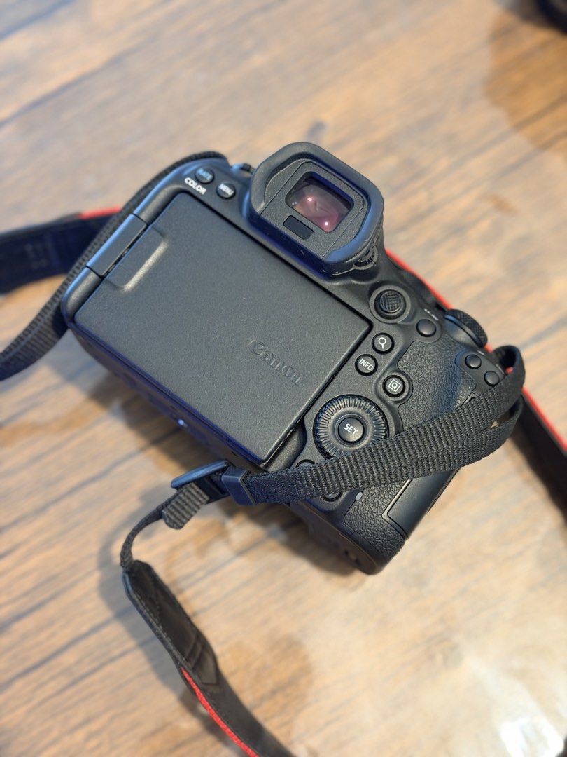 Canon EOS R6 Mark iii (Category: Other Gadgets) located in Makati City. Submitted by nigelbitalo36 (Listing ID 1445502410, Image 2). Description: Read all details muna Lahat bago inquire Canon R6 mark 3 with canon mount adaptor Good as new Sc- 7k only Price- 130k only 125k w/o adaptor Inclusion Charger Strap 1 battery No box Test to sawa upon meet up 1 week personal warranty Rfs- buy n sell gadgets Location- filinvest alabang Meet up- alabang.or 