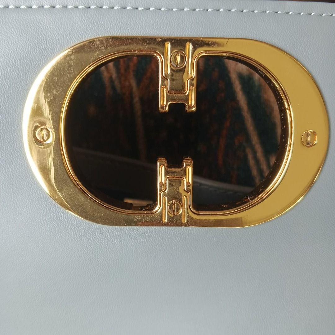 CHRISTIAN DIOR CARO SLING BAG (Category: Luxury Bags & Wallets) located in Bay. Submitted by bunyeaimeevanessa150 (Listing ID 1445478941, Image 3). Description: Selling low Kase change strap na sya.
