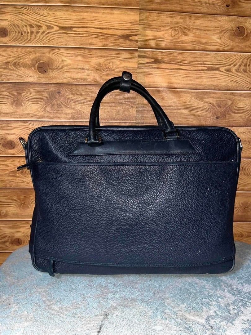 Cimabue Laptop Bag / File Bag (Category: Laptop Bags & Sleeves) located in Baguio. Submitted by roselleshiddentreasures13384 (Listing ID 1445607115, Image 2). Description: 🌸Genuine Leather Material 🌸No Major Issue 🌸Normal Signs Of Use Only 🌸Missing Sling Strap 📏Large Size 🖼️Check All Photos For Other Details 🌸Limit Your Expectation The Item Is Preloved From Ukay ❌No Return No Exchange. ❗.